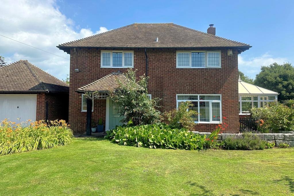 Hawksdown, Walmer, CT14 4 bed detached house for sale £775,000