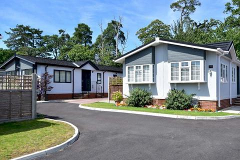 2 bedroom park home for sale, Ipswich, Suffolk, IP7