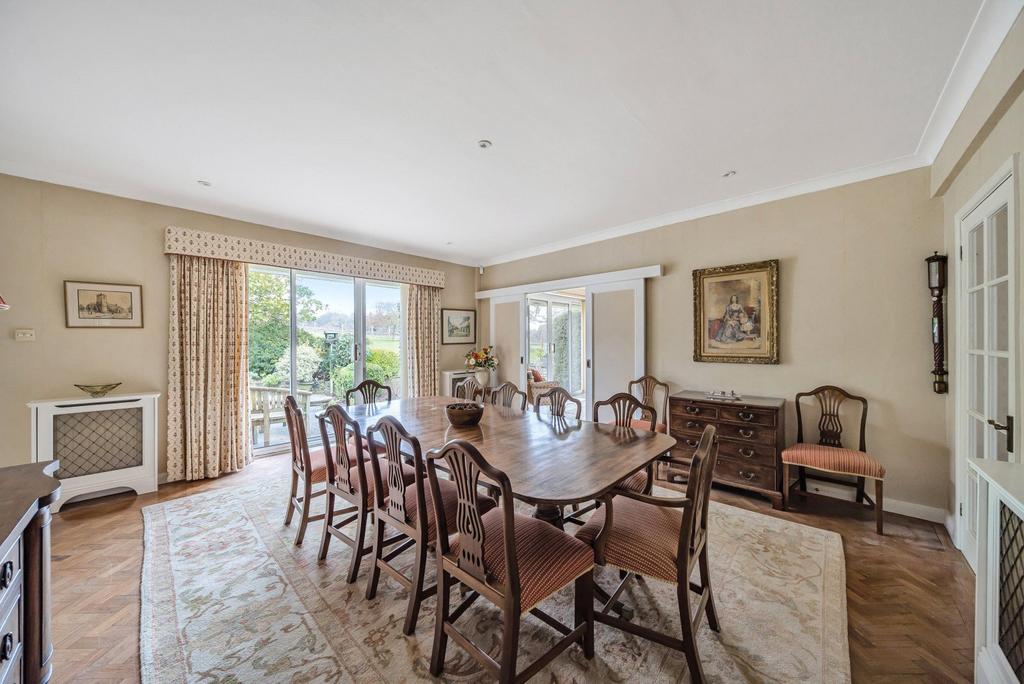 Beech Avenue, Effingham, KT24 3 bed bungalow for sale £1,850,000