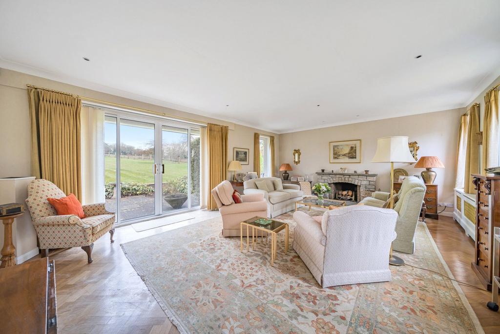 Beech Avenue, Effingham, KT24 3 bed bungalow for sale £1,850,000