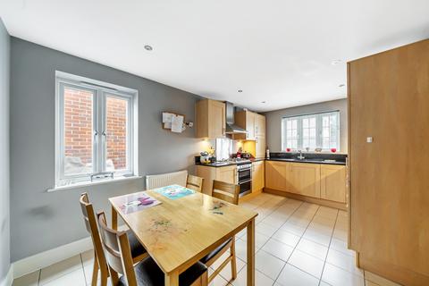 3 bedroom semi-detached house for sale, Willow Close, Chertsey, KT16