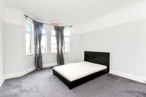 2 bedroom apartment to rent - Donnington Road, London, NW10