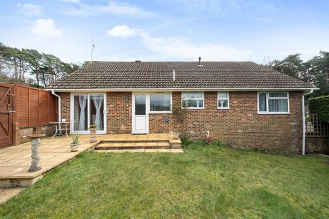 3 bedroom detached bungalow for sale - Woodside Close, Storrington, West Sussex, RH20