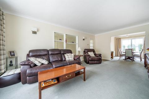 3 bedroom detached bungalow for sale, Woodside Close, Storrington, West Sussex, RH20