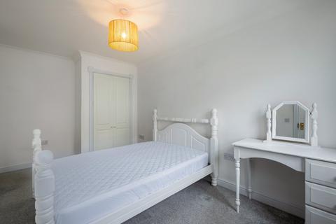 2 bedroom flat to rent - Leeman Road, York, YO26