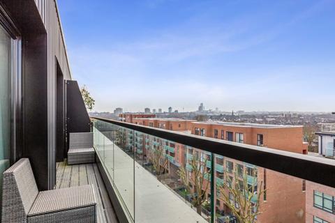2 bedroom flat to rent, Lawrence Road, London N15