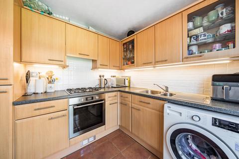 2 bedroom end of terrace house for sale, Derrick Close, Calcot, Reading