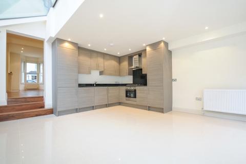 4 bedroom house to rent, Hannell Road London SW6