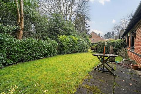 2 bedroom detached bungalow for sale, Henley On Thames,  Oxfordshire,  RG9