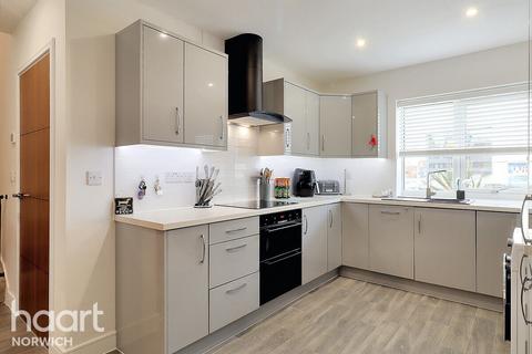 2d Blaxter Way, Norwich, NR7 8BF