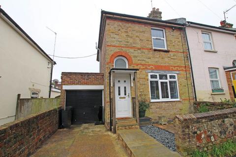 2 bedroom end of terrace house for sale - Okehurst Road, Eastbourne, BN21 1QP