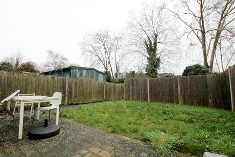 3 bedroom flat to rent, Staverton Road, Willesden Green