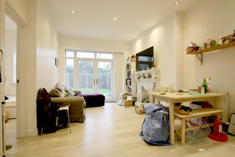 3 bedroom flat to rent, Staverton Road, Willesden Green
