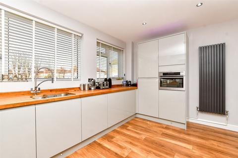 39 Millside, Carshalton, SM5 2BQ