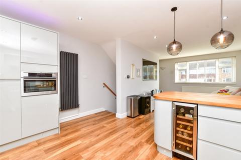 39 Millside, Carshalton, SM5 2BQ