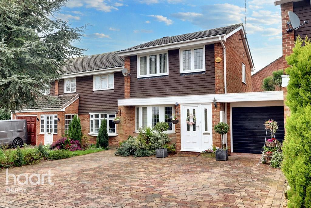 Minster Road, Oakwood 3 bed detached house for sale £280,000