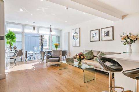 3 bedroom mews for sale, Southwick Mews, Paddington