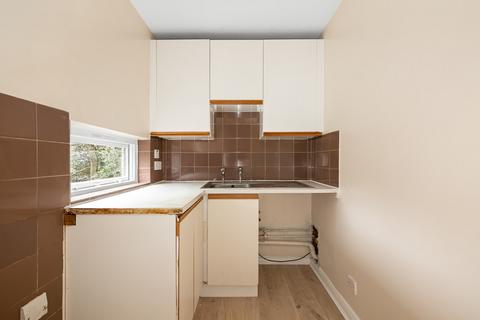 44 Shinners Close, London, SE25 5JQ