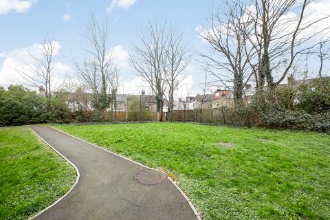 44 Shinners Close, London, SE25 5JQ