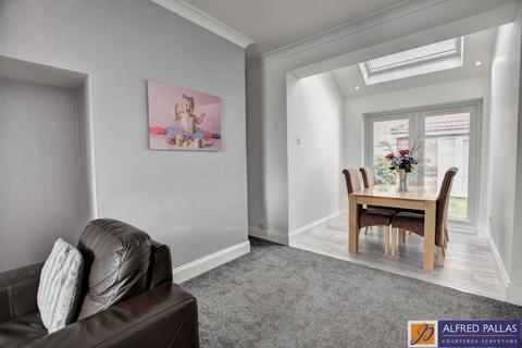 3 bedroom semi-detached house for sale - Wearmouth Avenue, Off Newcastle Road