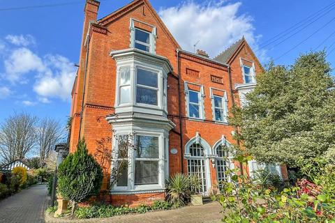 2 bedroom flat for sale, 25-27 Welholme Road, Grimsby, N.E Lincolnshire, DN32