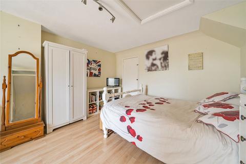 4 bedroom terraced house for sale, Woking, Surrey GU22