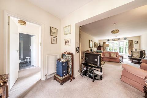 Tullywhisker House Berry Lane, Worplesdon, Guildford, GU3 3PU