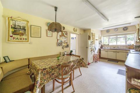 Tullywhisker House Berry Lane, Worplesdon, Guildford, GU3 3PU