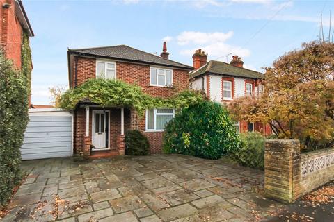 18 Loop Road, Woking, GU22 9BQ
