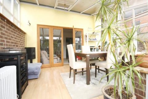 18 Loop Road, Woking, GU22 9BQ