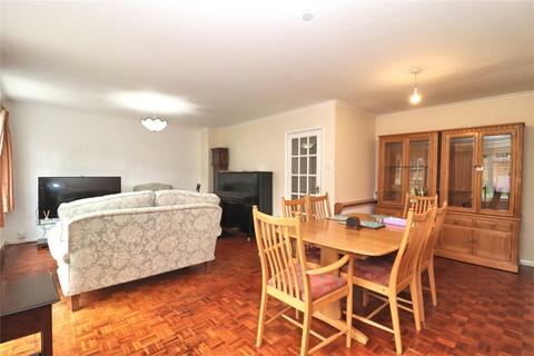 16 Barricane, Woking, GU21 7RB