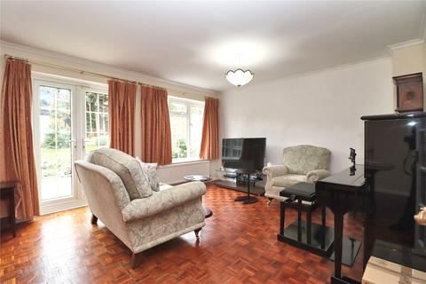 16 Barricane, Woking, GU21 7RB