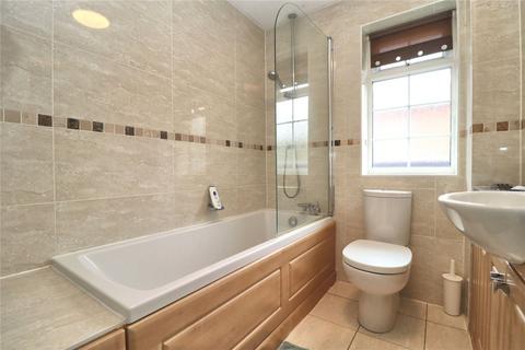 16 Barricane, Woking, GU21 7RB