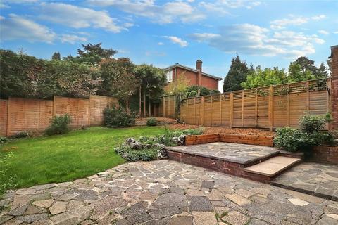 16 Barricane, Woking, GU21 7RB