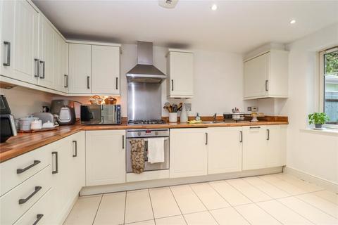 2 Convent Close, Woking, GU22 8DS