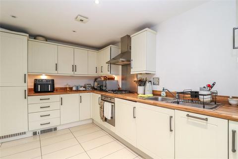 2 Convent Close, Woking, GU22 8DS