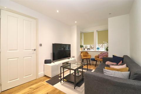 2 Convent Close, Woking, GU22 8DS