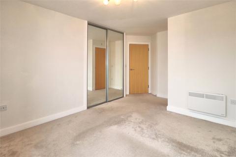 2 bedroom flat for sale, Stanley Road, Woking GU21