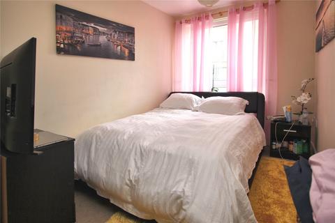 1 bedroom flat for sale, Stanley Road, Woking GU21