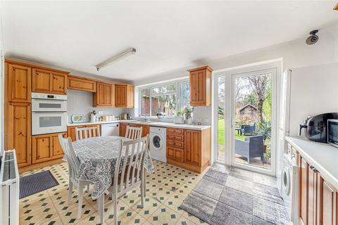 22 Apers Avenue, Woking, GU22 9NB