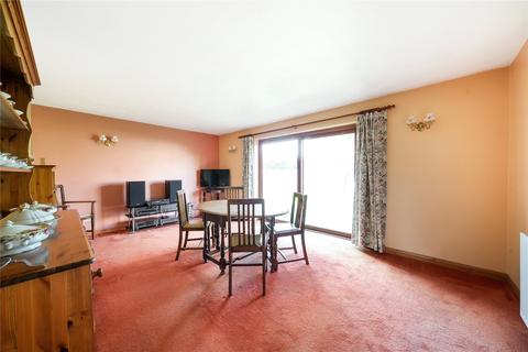 8a Downsview Avenue, Woking, GU22 9BT