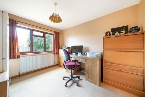 8a Downsview Avenue, Woking, GU22 9BT