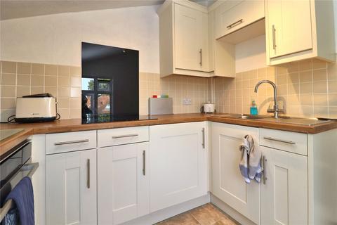 43a Frailey Hill, Woking, GU22 8EA