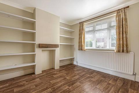 25 Frailey Hill, Woking, GU22 8EA