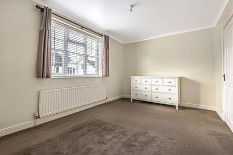 25 Frailey Hill, Woking, GU22 8EA