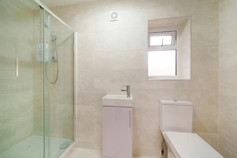 10 Poundfield Gardens, Woking, GU22 8JP