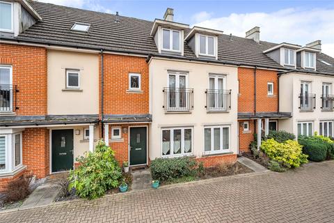5 Browne Close, Woking, GU22 8LJ