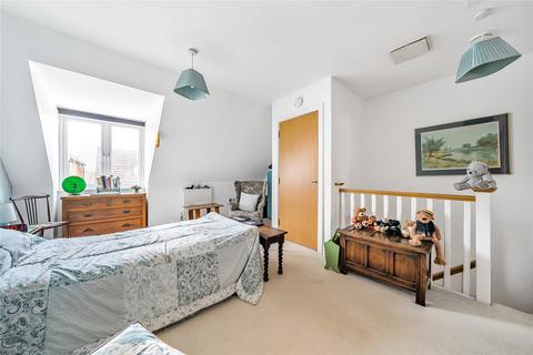 5 Browne Close, Woking, GU22 8LJ