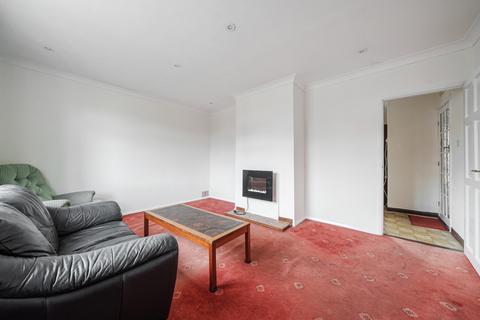 45 Bentham Avenue, Woking, GU21 5LF