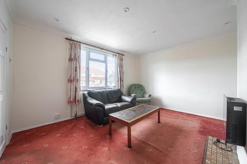 45 Bentham Avenue, Woking, GU21 5LF